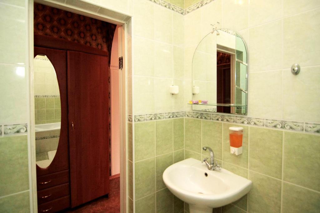 Skadovsʼk Admiral Hotel الغرفة الصورة